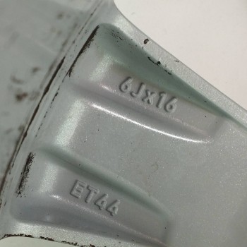 Recambio de llanta para opel zafira a 2.0 dti referencia OEM IAM 13205086 6JX16 ET44 5H 5X110