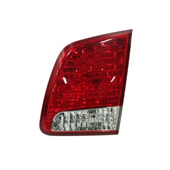 PILOTO TRASERO DERECHO INTERIOR 924062P02 