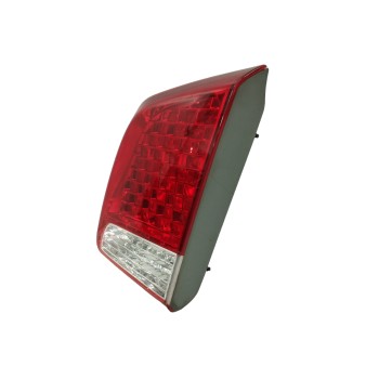 Recambio de piloto trasero derecho interior para kia sorento ii (xm) 2.0 crdi referencia OEM IAM 924062P02  