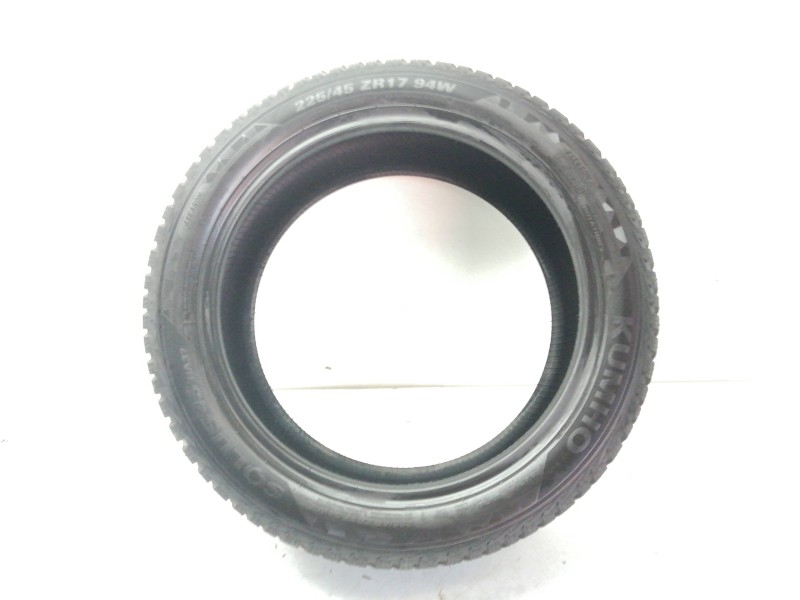 Recambio de neumatico para para varios modelos referencia OEM IAM 22545ZR17 KUMHO SOLUS4S HA32