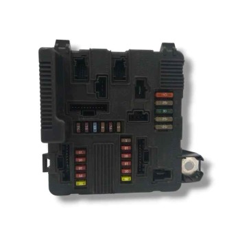 CAJA RELES / FUSIBLES 8200306033B 