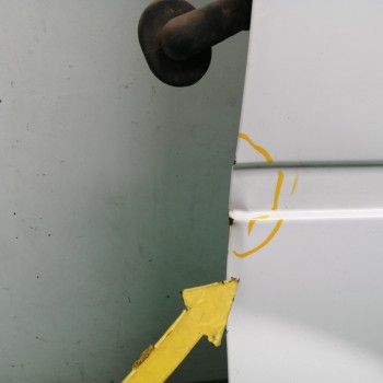 Recambio de puerta delantera izquierda para dfsk v22 1.3 cc referencia OEM IAM  NECESITA REPARACION 