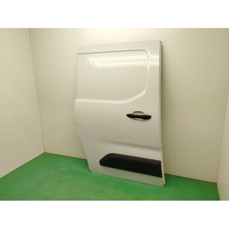 PUERTA LATERAL CORREDERA DERECHA