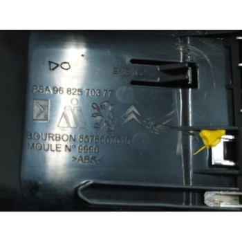 Recambio de rejilla aireadora para citroën c3 picasso 1.6 hdi fap referencia OEM IAM 9683043377 CENTRAL DERECHA 