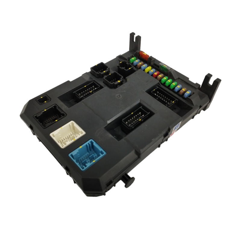 CAJA RELES / FUSIBLES