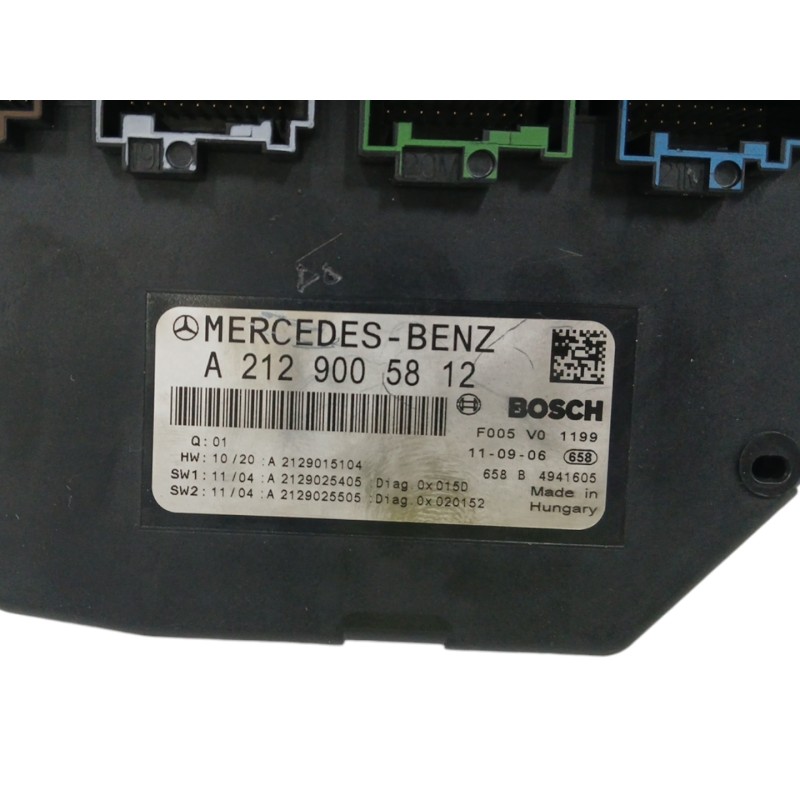 CAJA RELES / FUSIBLES F005V01199