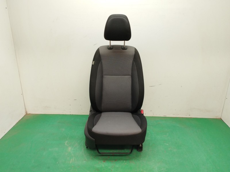 Recambio de asiento delantero derecho para hyundai i20 1.2 16v cat referencia OEM IAM Recambio de asiento delantero derecho para hyundai i20 1.2 16v cat referencia OEM IAM