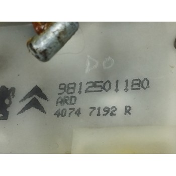 Recambio de cerradura puerta trasera derecha para peugeot 208 1.2 12v e-vti referencia OEM IAM 9812501180  