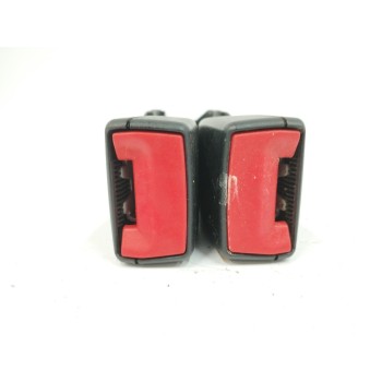 Recambio de enganche cinturon derecho para mazda 3 berlina (bk) 2.0 16v cat referencia OEM IAM  TRASERO 