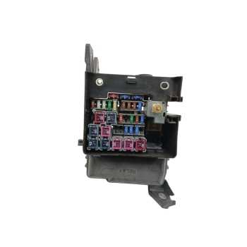 CAJA RELES / FUSIBLES 8262048050 SOPORTE DAÑADO 