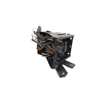 Recambio de caja reles / fusibles para lexus rx 400h referencia OEM IAM 8262048050 SOPORTE DAÑADO 