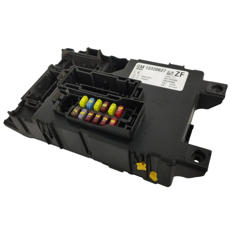CAJA RELES / FUSIBLES