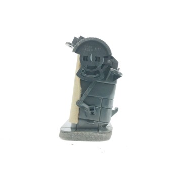 Recambio de rejilla aireadora para mazda 3 berlina (bk) 2.0 16v cat referencia OEM IAM BP4K64930 CENTRAL DERECHA 