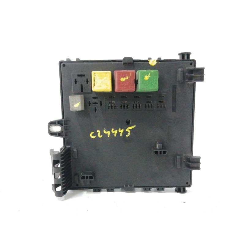 Recambio de caja reles / fusibles para opel vectra c berlina 1.9 cdti referencia OEM IAM 13189923 519049506 