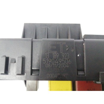 Recambio de caja reles / fusibles para opel vectra c berlina 1.9 cdti referencia OEM IAM 13189923 519049506 
