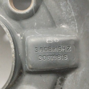 Recambio de neumatico repuesto para volvo s40 berlina 2.0 16v referencia OEM IAM 30613818 3.50BX15H2 ET40 4H 4X115