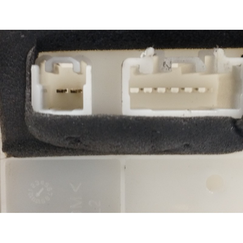 CERRADURA PUERTA DELANTERA IZQUIERDA