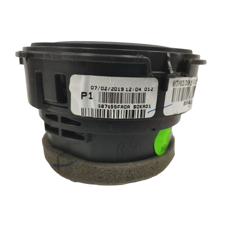 REJILLA AIREADORA LADO IZQUIERDO