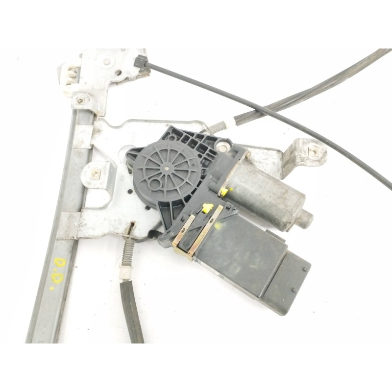 ELEVALUNAS DELANTERO DERECHO 05076520