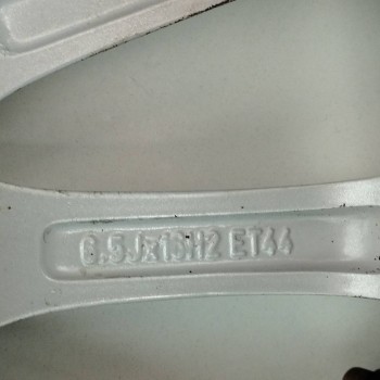 Recambio de llanta para volvo v40 familiar 1.8 16v referencia OEM IAM 30630275 6,5JX16H2 ET44 4H 4X115