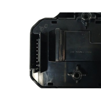 Recambio de mando volante para kia carens iv 1.6 gdi referencia OEM IAM  LADO IZQUIERDO 