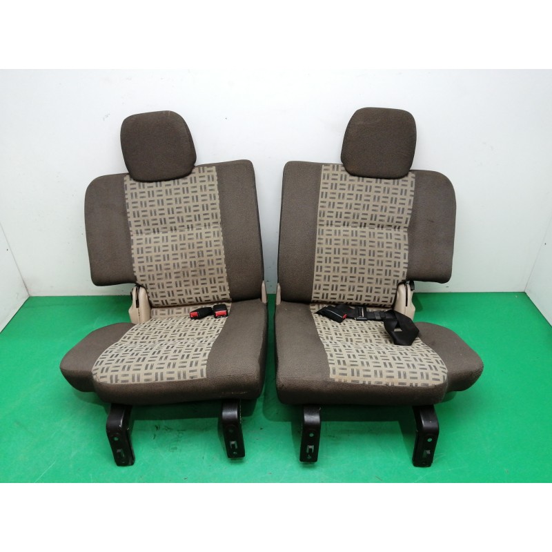 Recambio de asientos traseros para nissan terrano/terrano.ii (r20) 2.7 turbodiesel referencia OEM IAM  TERCERA FILA 