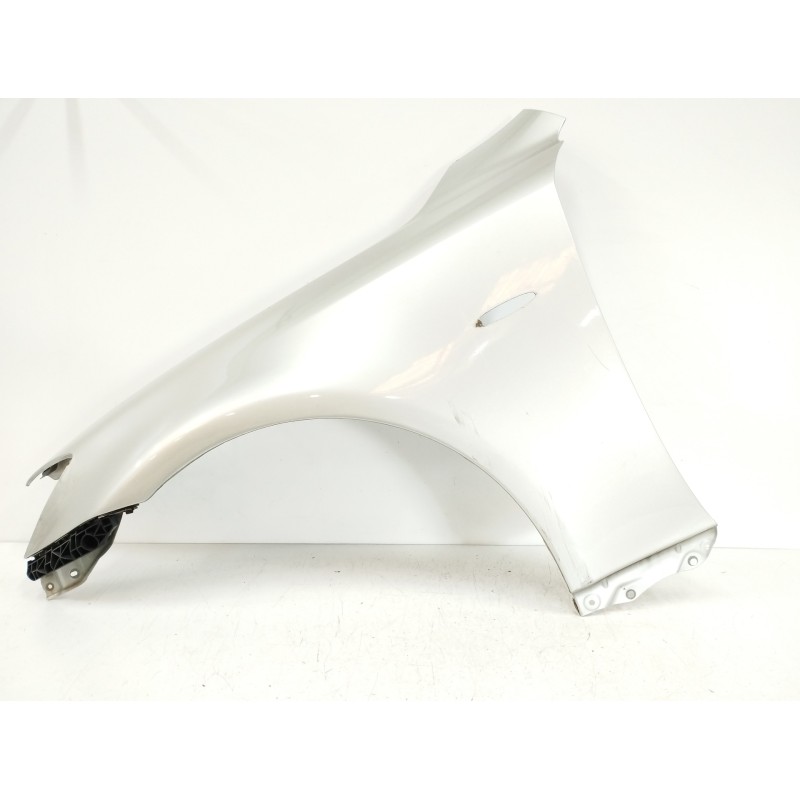 Recambio de aleta delantera izquierda para lexus is ii (_e2_) 220d (ale20) referencia OEM IAM   