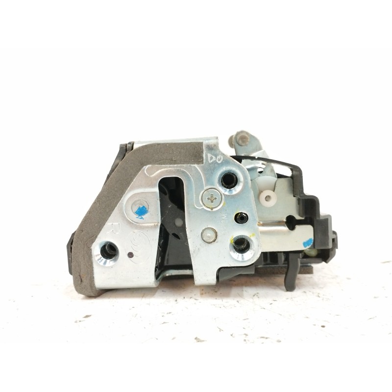 Recambio de cerradura puerta trasera derecha para toyota verso 1.8 16v cat referencia OEM IAM   