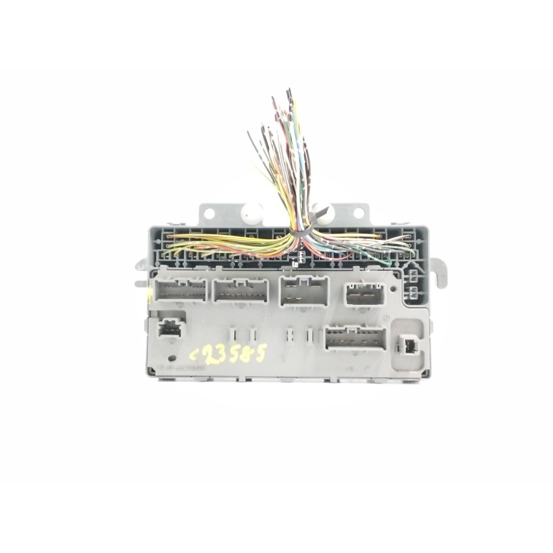 CAJA RELES / FUSIBLES