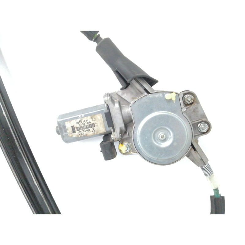 ELEVALUNAS DELANTERO IZQUIERDO