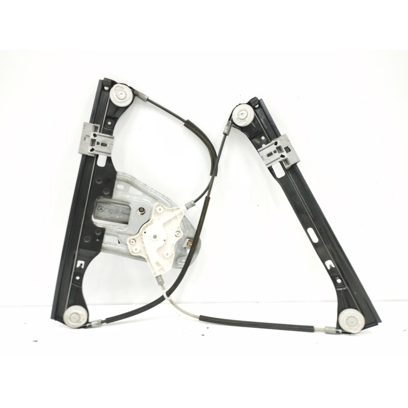 ELEVALUNAS DELANTERO DERECHO