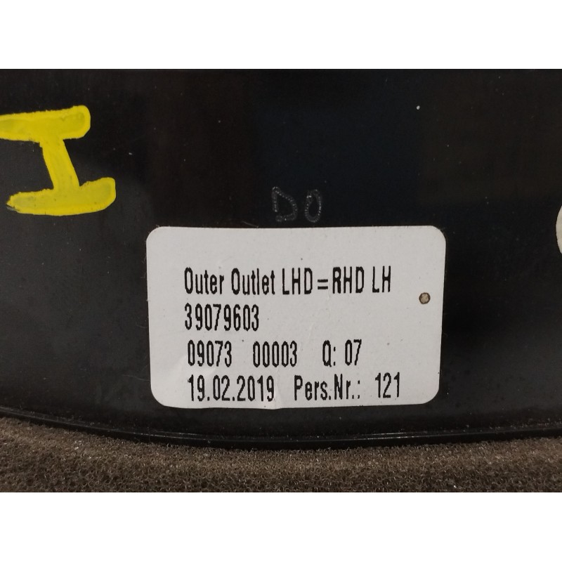 REJILLA AIREADORA LADO IZQUIERDO