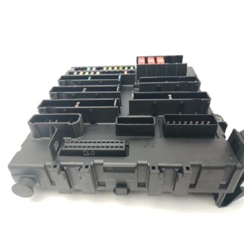 Recambio de caja reles / fusibles para opel vectra c caravan elegance referencia OEM IAM 13170890  