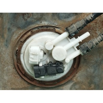 Recambio de deposito combustible para chevrolet express van 5.7 cc referencia OEM IAM 25311984  