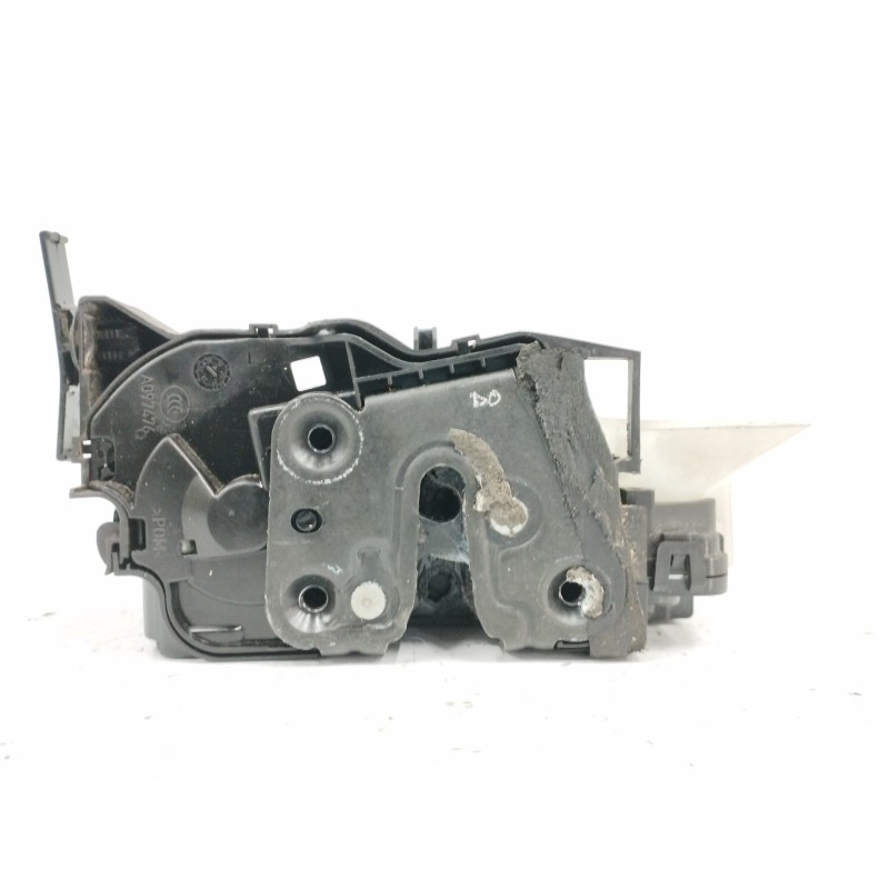 Recambio de cerradura puerta delantera izquierda para renault megane iv berlina 5p 1.3 tce referencia OEM IAM 805032065R  