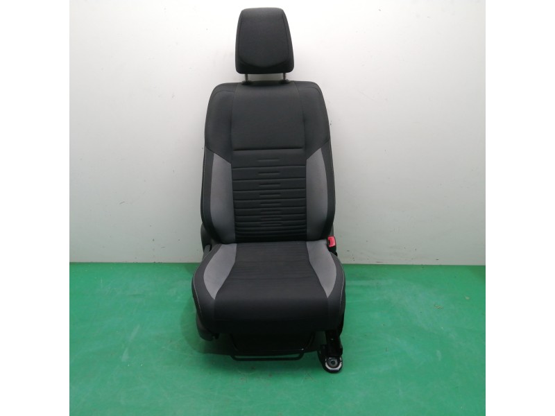 Recambio de asiento delantero derecho para toyota auris 1.2 16v turbo cat referencia OEM IAM Recambio de asiento delantero derecho para toyota auris 1.2 16v turbo cat referencia OEM IAM