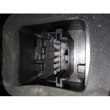 Recambio de piloto trasero izquierdo para fiat doblo (119) 1.3 jtd cat referencia OEM IAM 40610748  