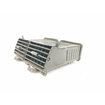 Recambio de rejilla aireadora para kia sportage 2.0 crdi referencia OEM IAM 80335148 CENTRAL 