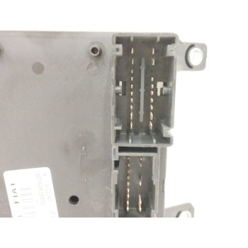 Recambio de caja reles / fusibles para fiat linea (110) 1.3 16v jtd cat referencia OEM IAM 51778008 503440200506 51763390