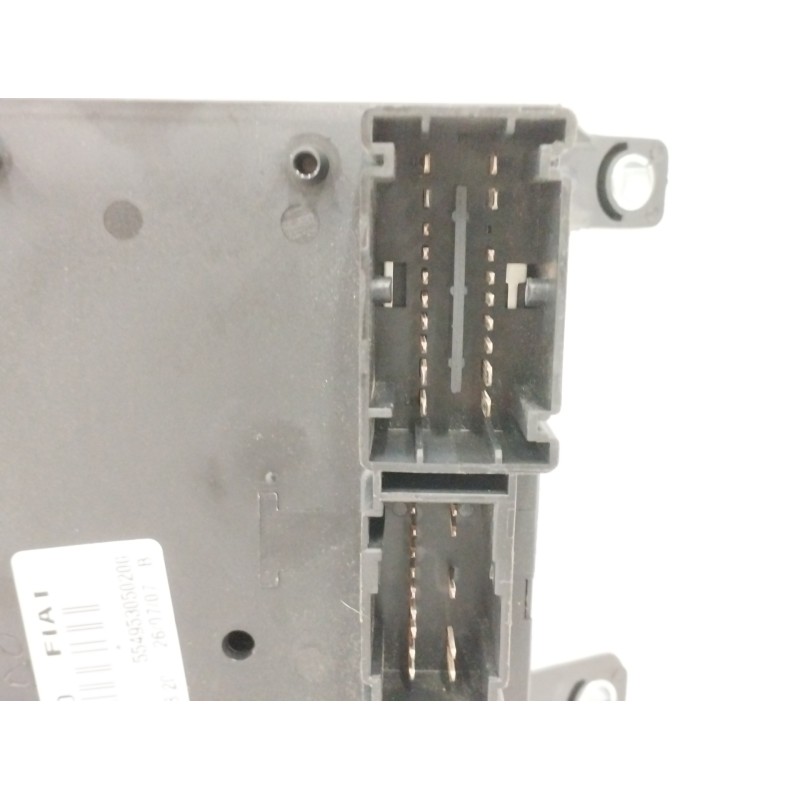 CAJA RELES / FUSIBLES 503440200506 51763390