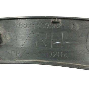 Recambio de aletin trasero derecho para renault kadjar 1.5 blue dci diesel fap referencia OEM IAM 788743595R  