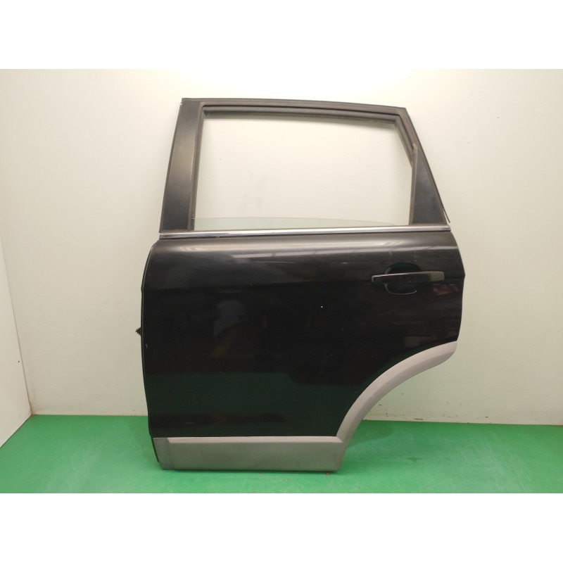 Recambio de puerta trasera izquierda para chevrolet captiva 2.0 diesel cat referencia OEM IAM  OBSERVAR FOTOS 