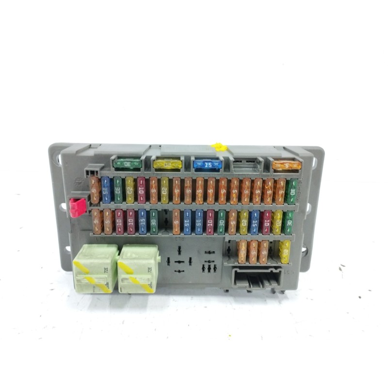 CAJA RELES / FUSIBLES