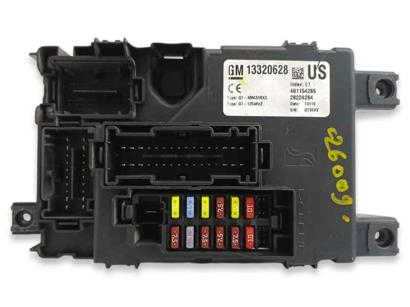 Recambio de caja reles / fusibles para opel corsa d 1.3 16v cdti referencia OEM IAM 13320628  