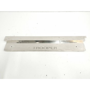 Recambio de moldura para isuzu trooper 3.0 dti (3-trg.) referencia OEM IAM  PUERTA LATERAL 