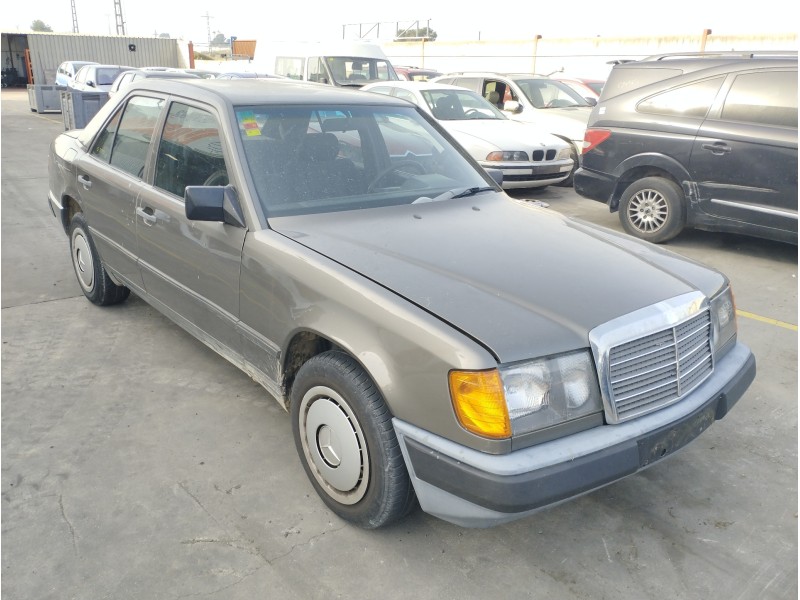 MERCEDES-BENZ CLASE E (W124) BERLINA