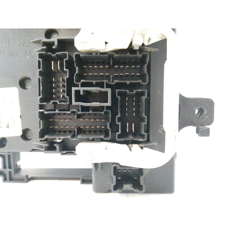 CAJA RELES / FUSIBLES