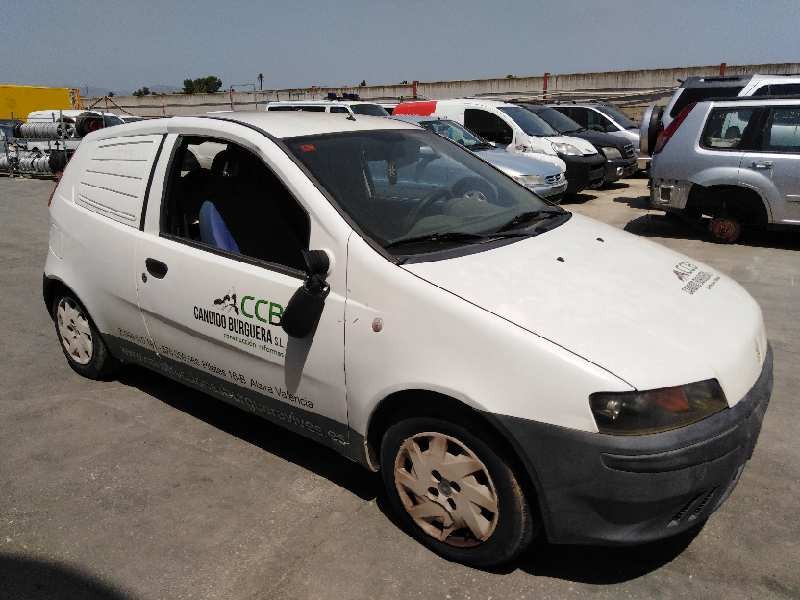 FIAT PUNTO BERLINA (188)