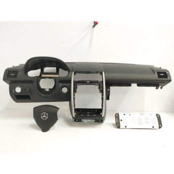 Recambio de salpicadero para mercedes-benz clase a (w169) 1.5 cat referencia OEM IAM A16968007 0008607403 1698600005