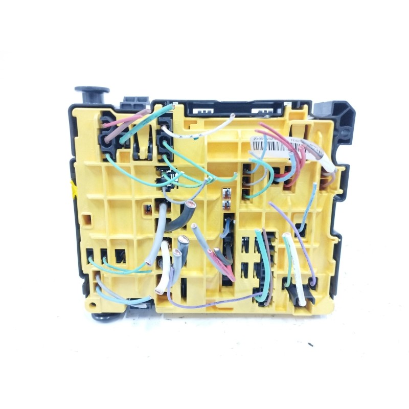 CAJA RELES / FUSIBLES